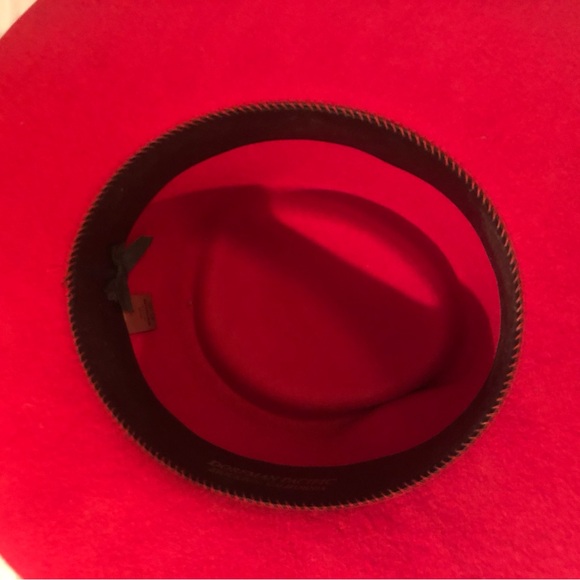 Red Wide-Brimmed Fedora Hat - Picture 3 of 4
